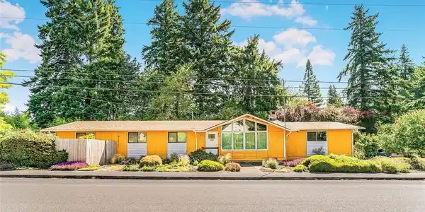922 Plymouth SW