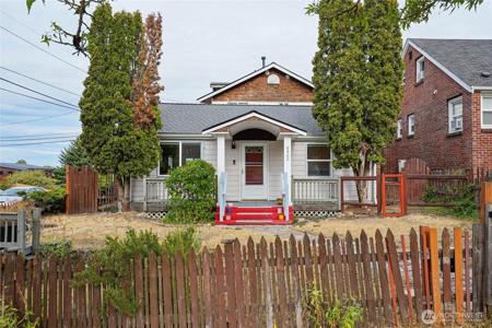 6902 35th SW