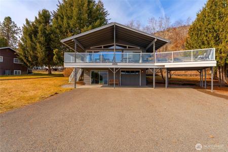 1955 Lakeshore Rd