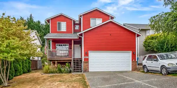 1026 Lake Crest