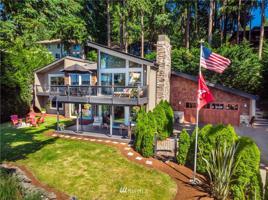 2102 Lake Sammamish SE