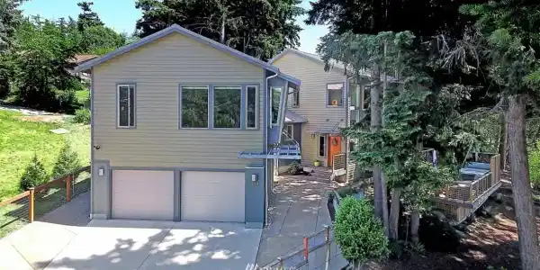 394 Lochwood