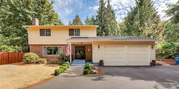 18114 Spring Lake SE