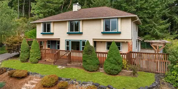 7814 67th NW