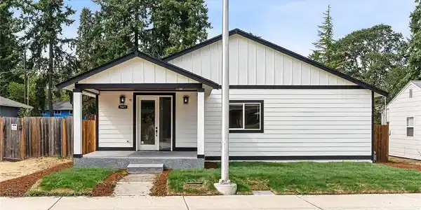 9821 Veterans SW