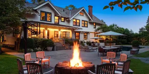 7735 Overlake W
