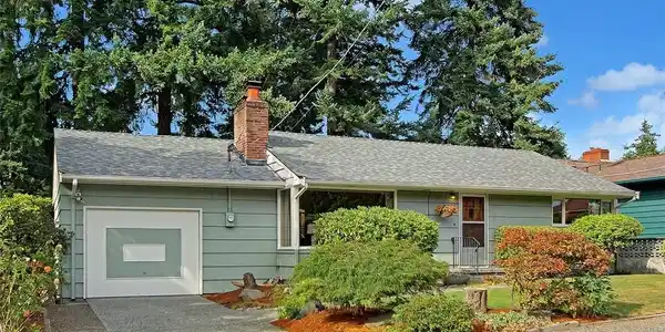 N 195th Street