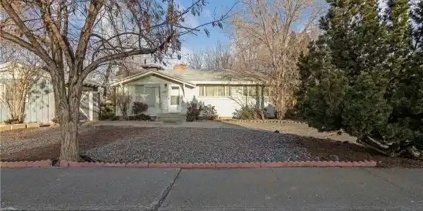 124 N Hemlock Street
