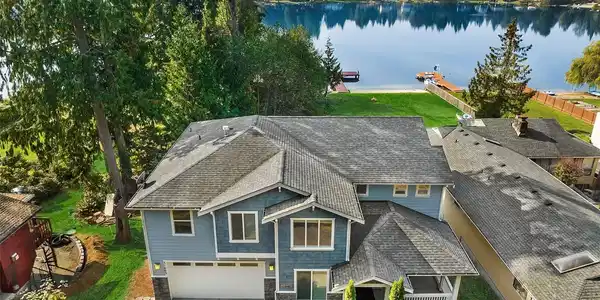 31063 Lake Morton SE