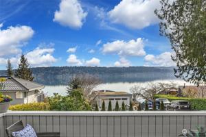 2670 Lake Sammamish SE