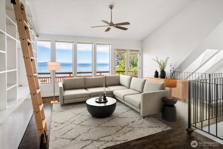 2364 Hobart SW