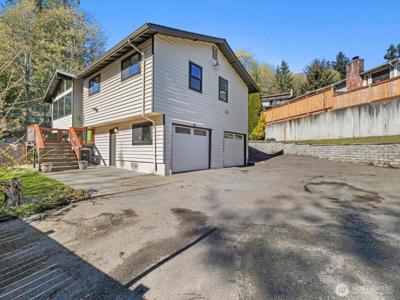 10831 Vernon