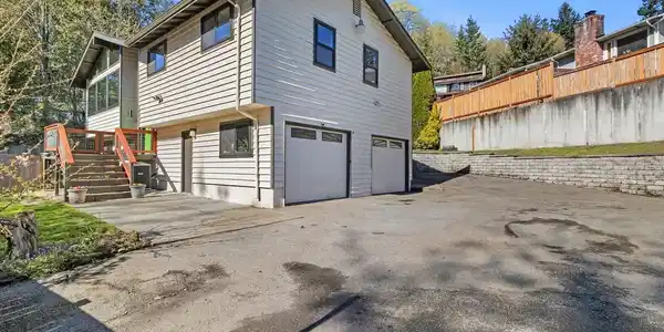 10831 Vernon