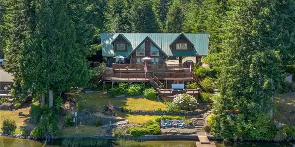 4744 Panther Lake W