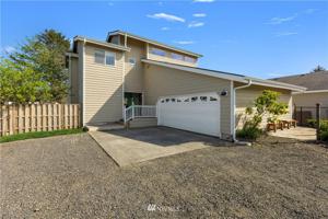 440 Lakewest NE