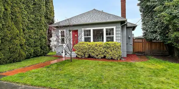 8054 17th NE