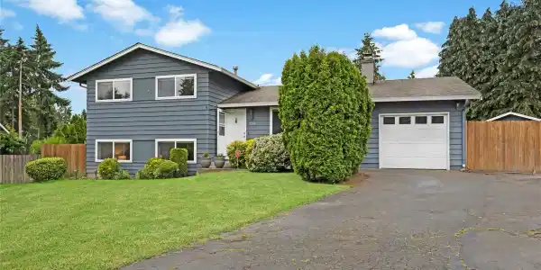 7516 237th SW