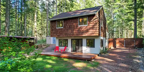 11238 Alpine SW