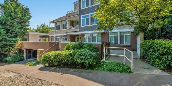 611 Highland