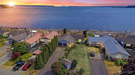 846 Livingston Bay Shore
