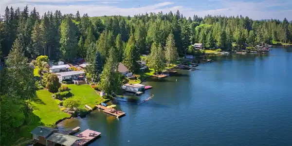 29 NW LAKE ROESIGER ROAD