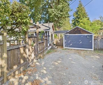 12026 Sand Point NE