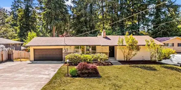 10914 93rd SW