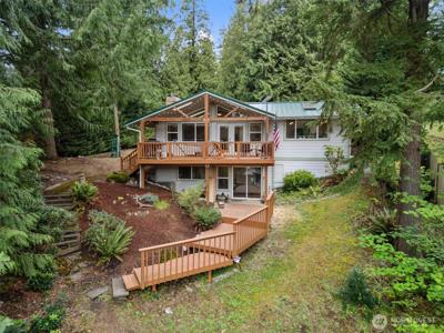 37203 Lake Walker