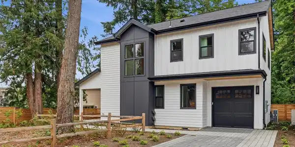 9016 124th NE
