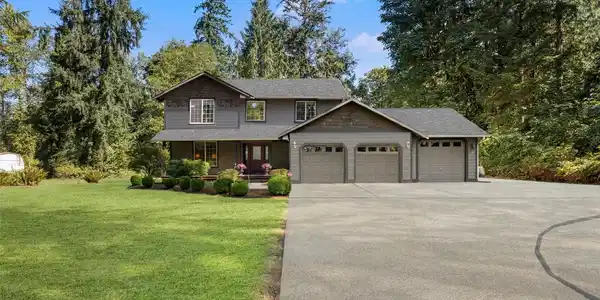 5107 Lake Bosworth