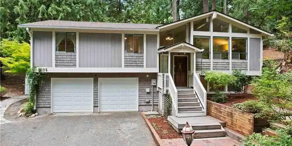 4025 Ames Lake NE
