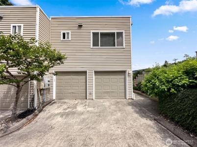2325 Harbor SW