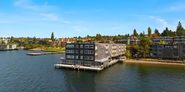 733 Lake S
