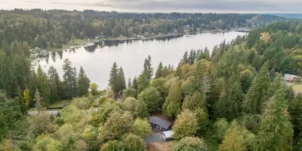 4819 Lake Bosworth