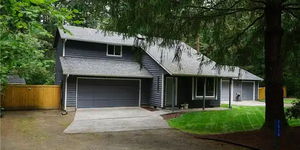 Redstart Drive SE