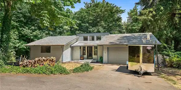 10318 46th SE