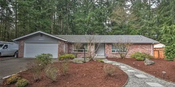 4407 Glen Terra SE
