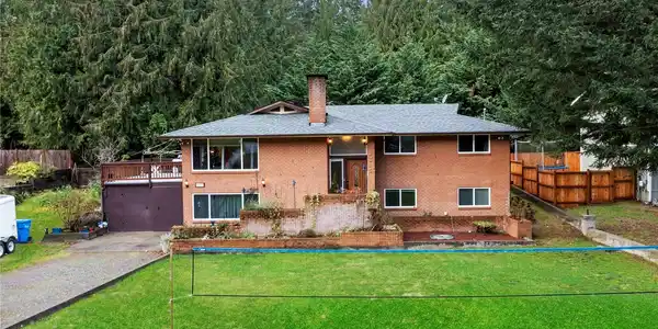 6509 185th E