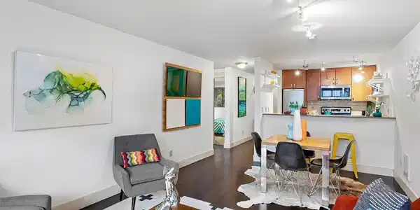 3401 Wallingford N