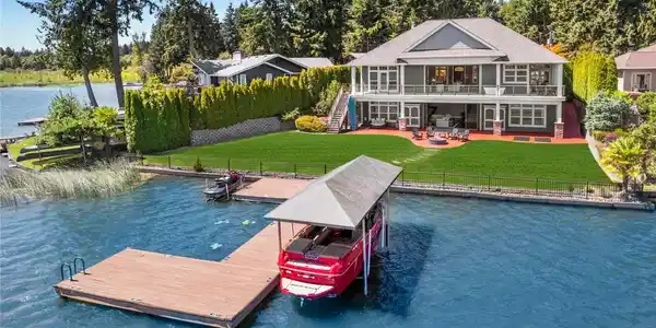 3844 Long Lake Loop SE