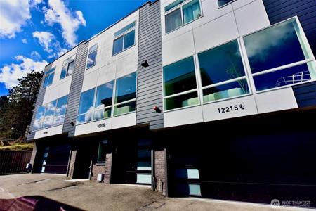 12215 Des Moines Memorial S