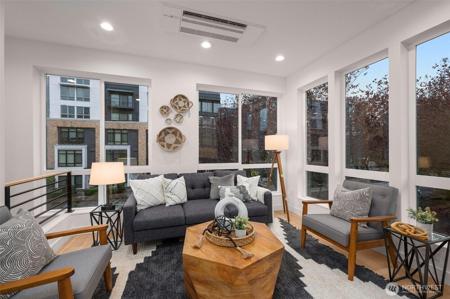 222 B 10th E