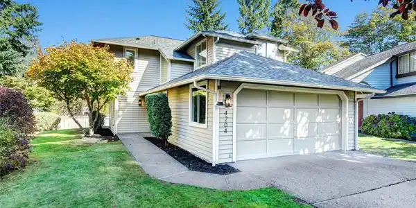 4204 243rd SE