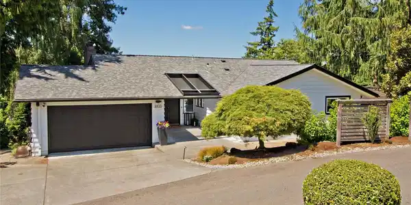4935 116th SE