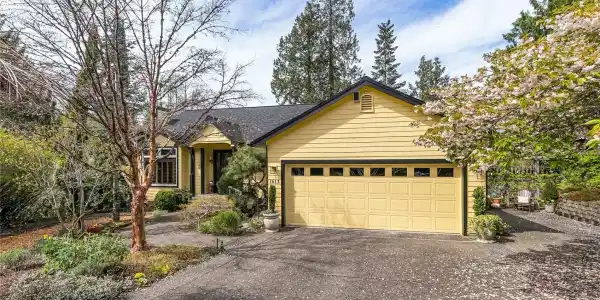 1613 Brookview