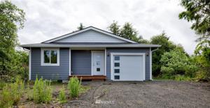 313 Duck Lake SE
