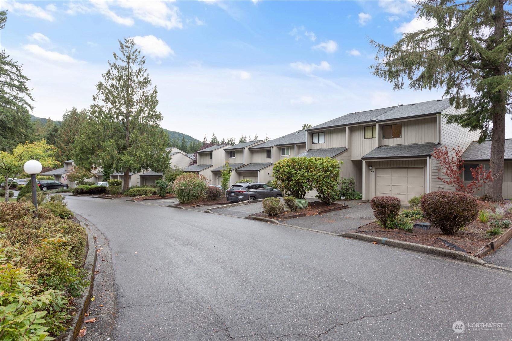 1 Lake Louise, Bellingham, WA lhrmls01868696