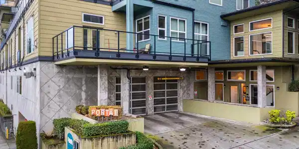 655 Crockett
