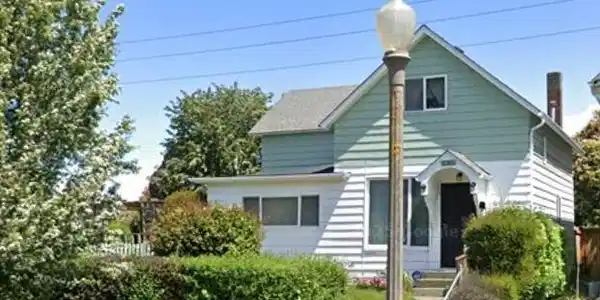 2301 Ainsworth