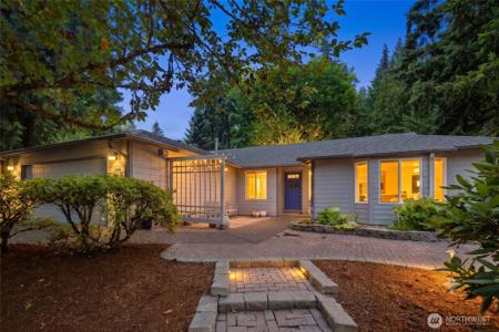 2418 Woodfield SE